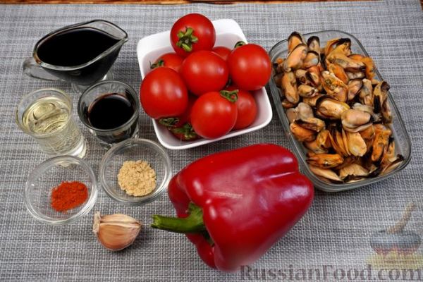 Салат с мидиями, овощами и пикантной заправкой