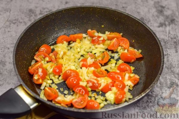 Рис с помидорами и кукурузой (на сковороде)